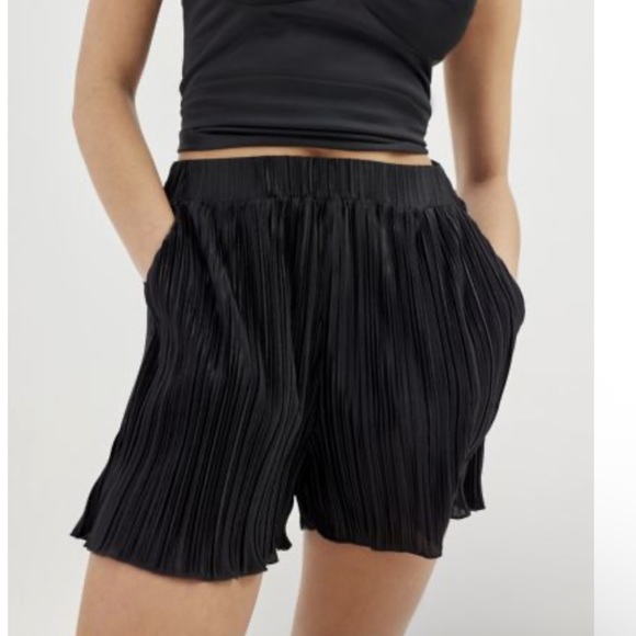 Urban Outfitters Pants - NWT Urban Plisse Shorts